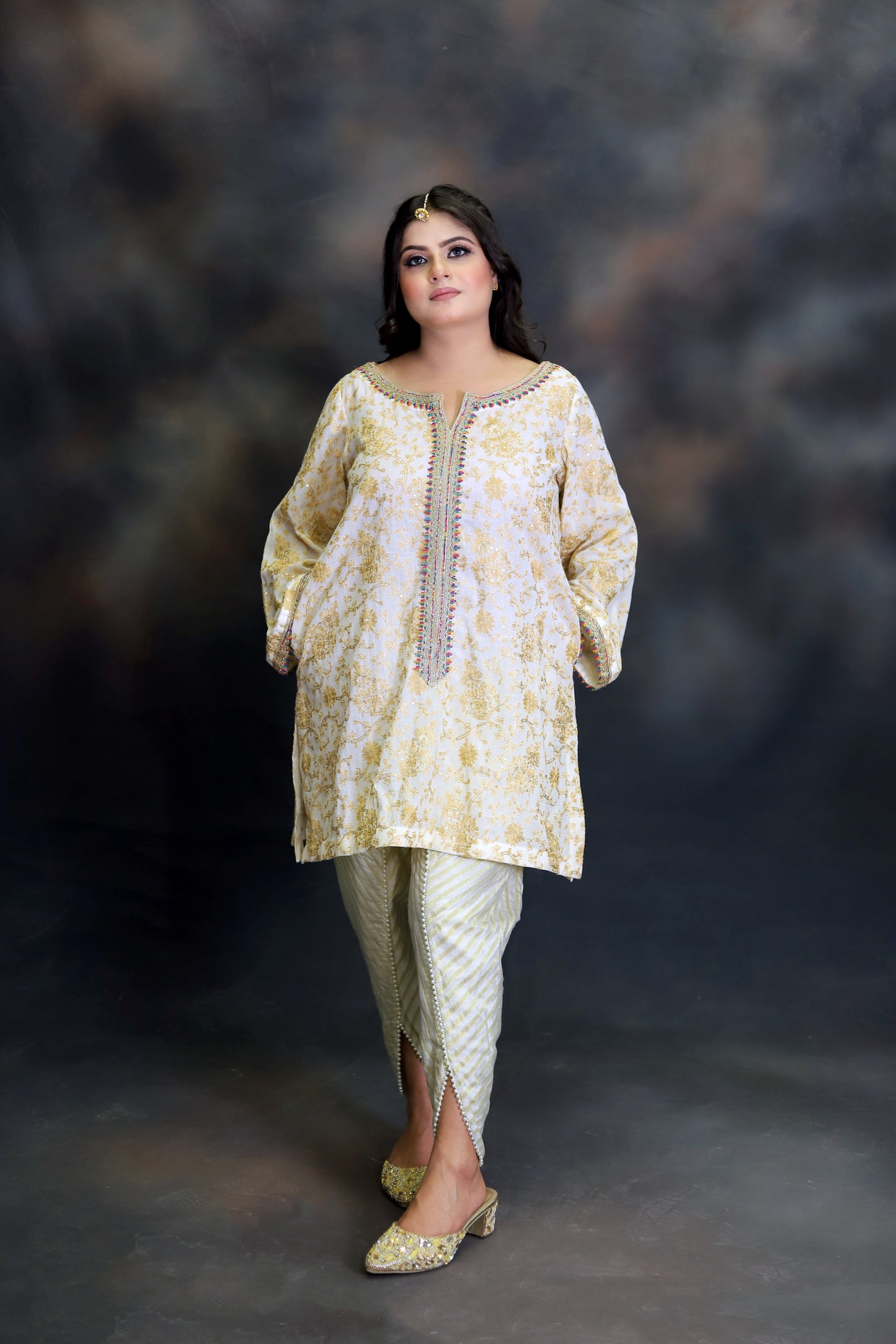 Sunheri Kurta