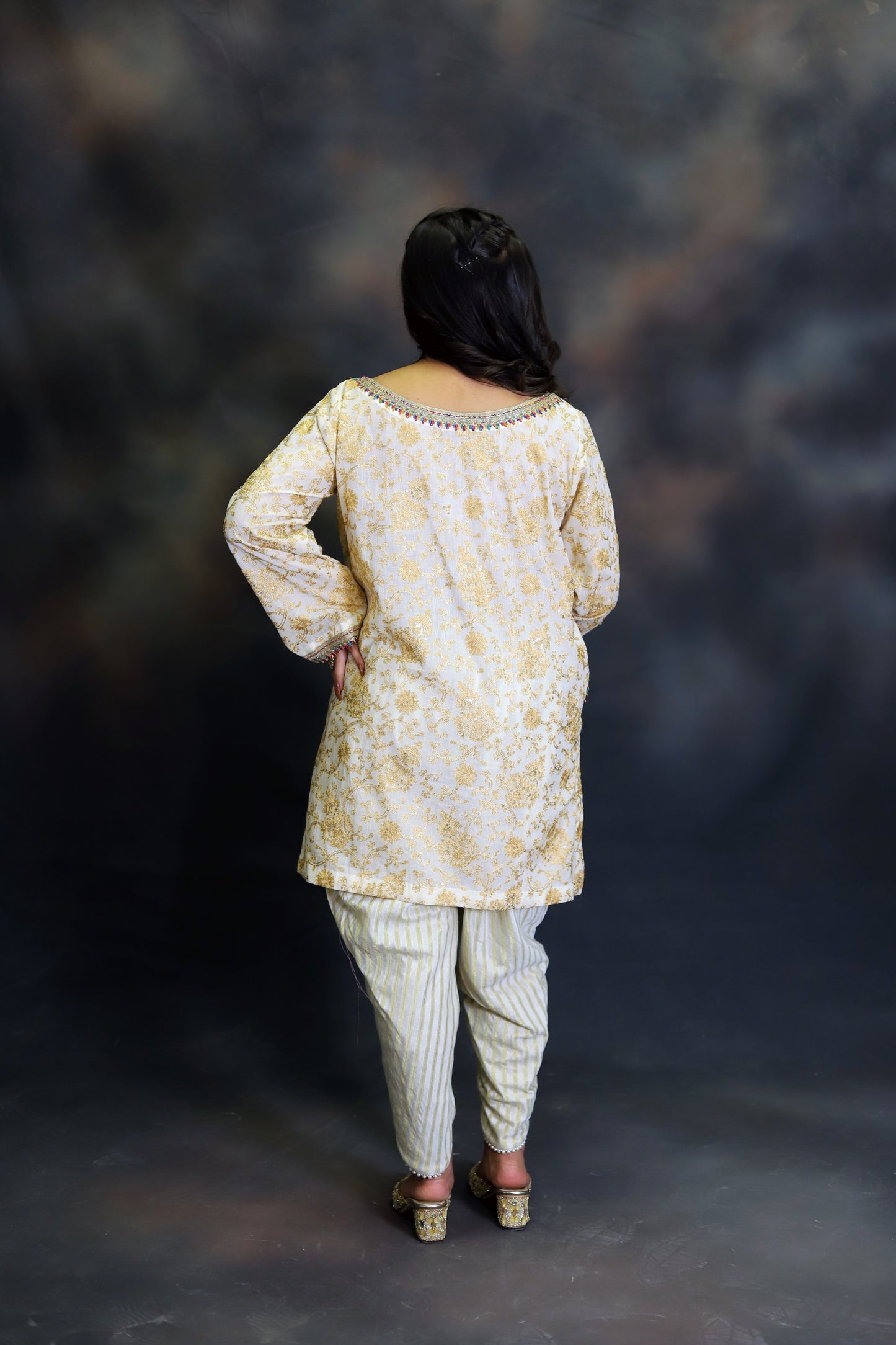 Sunheri Kurta