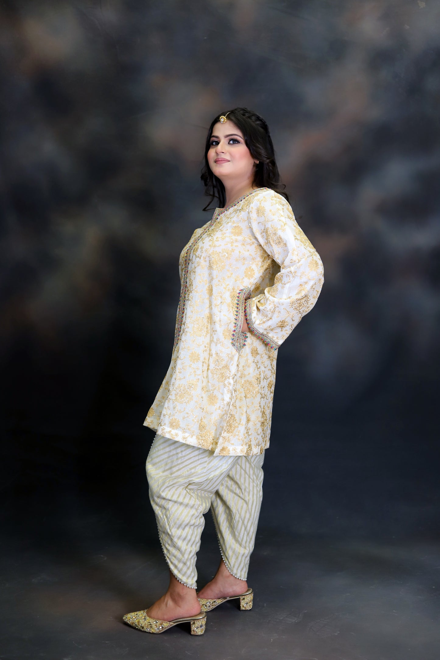 Sunheri Kurta